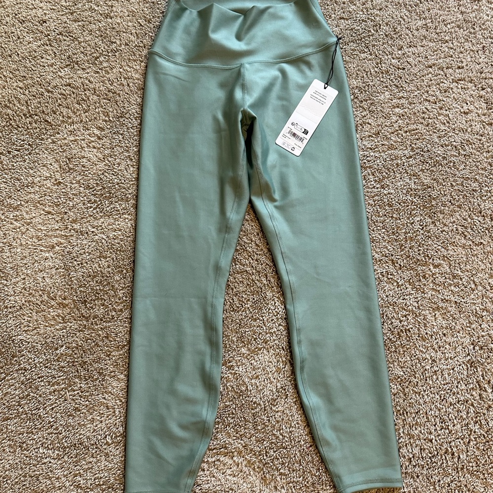 NWT Alo 7/8 high waist airlift leggings.